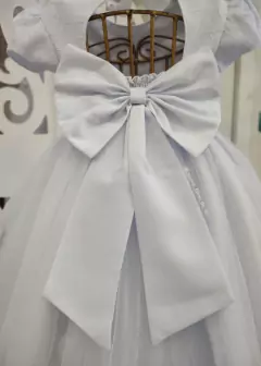 VESTIDO BRANCO DE FESTA INFANTIL BUSTO EM DRAPEADO E COM APLIQUES DE BORBOLETAS 3D - Filhas do Rei Distribuidora Roupa Infantil e Juvenil