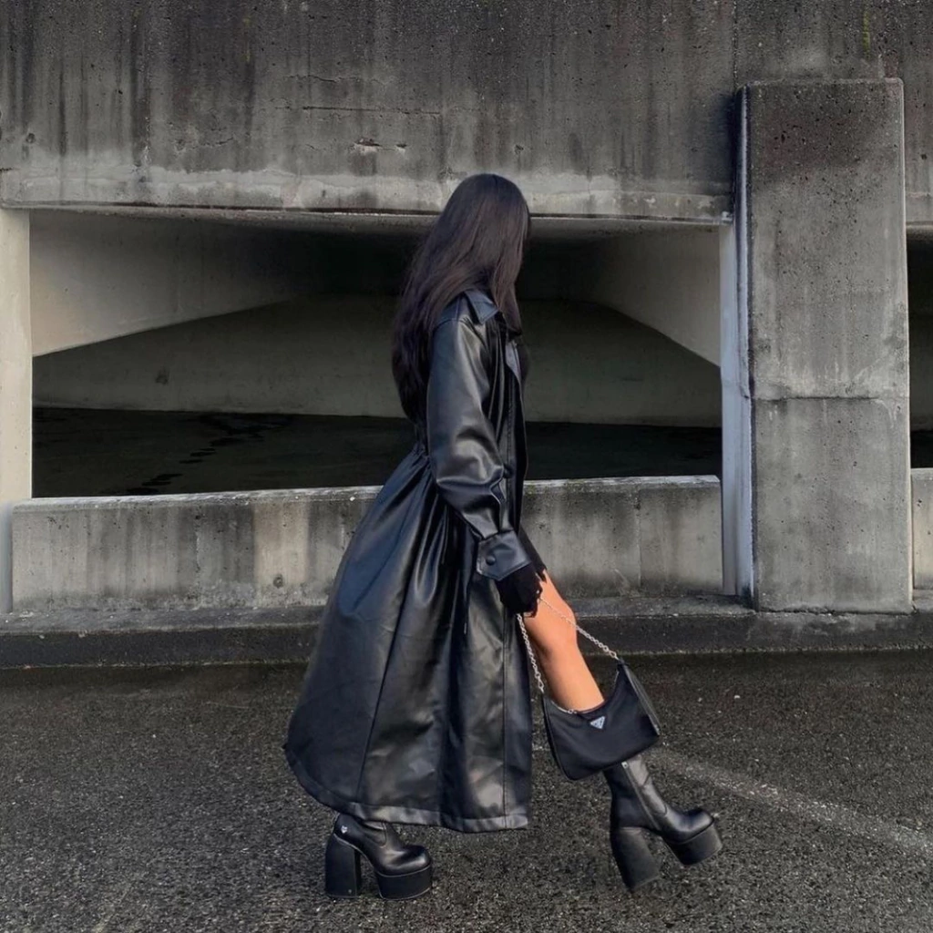 trench cuero Charlotte (pre-orden)