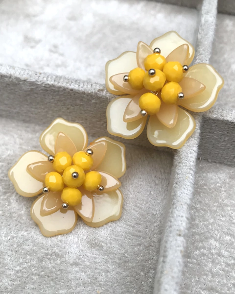 Brinco Flor Caetanna