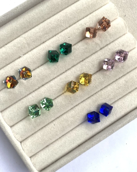 Brinco retrô Furta - Hipoalergênicos