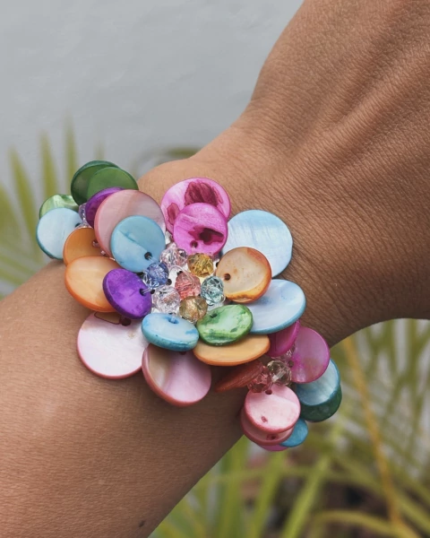 Pulseira Hortênsias Madrepérola -Regulavel - comprar online