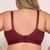 Sutiã básico reforçado plus size na cor vinho visto pelas costas, com alças ajustáveis e fecho triplo.