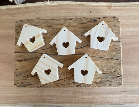 Pingente Casinha Coração 7x8cm