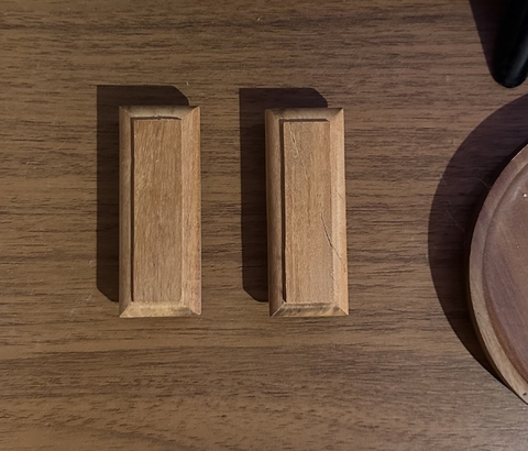 Retângulo 8x3cm nobre com furo passante e entalhe