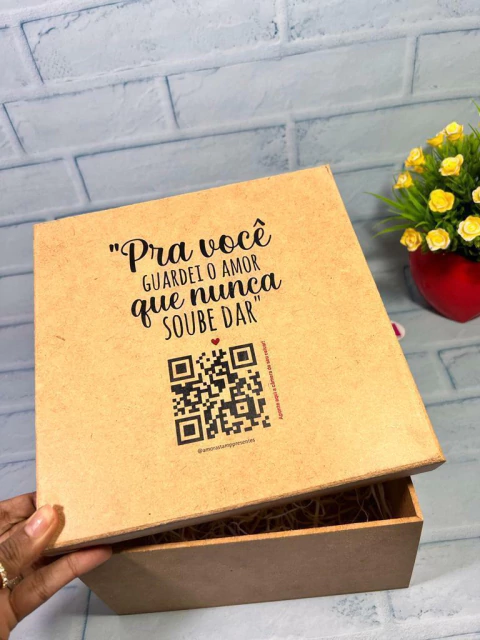 "Amor" - Caixa + tirinha com fotos + caneca - comprar online