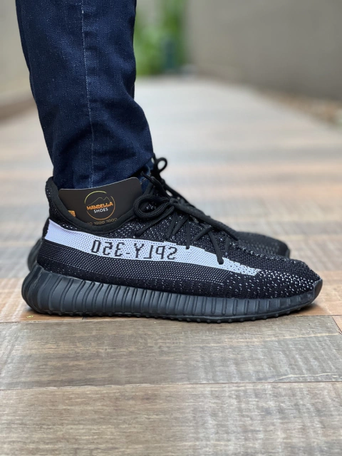Adidas Yeezy 350 Oreo