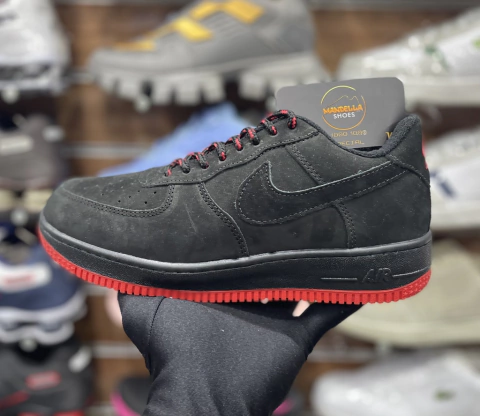 Nike Air Force One Preto/Vermelho