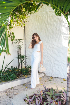 Calça Essential na internet