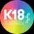 Logo de K18 Biomimetic Hairscience con un fondo degradado de colores brillantes.