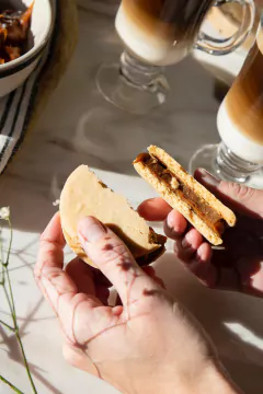 alfajor manteca y dulce de leche