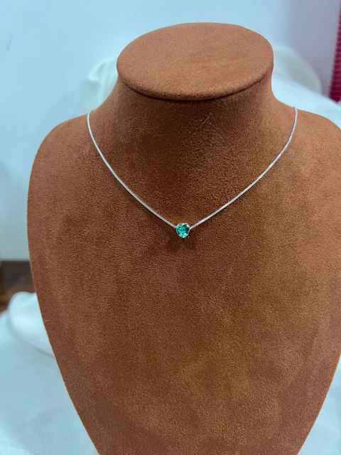 Colar coração verde veneziana (CO64)