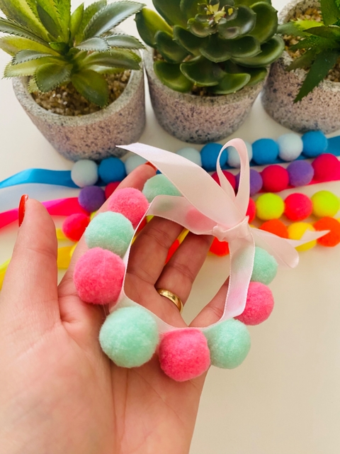 Gargantilha Pom Pom - 5 un