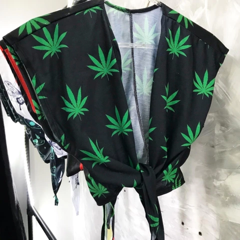 Cropped de amarrar erva preto