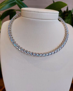 Colar choker aro maleável com zircônias e banho de ródio branco