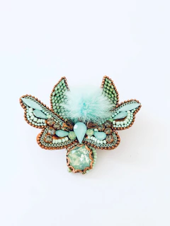 BROCHE VERDE ABELHA CAROLINA