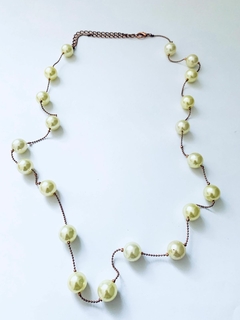 COLAR FIO DE BOLINHA AMARELO
