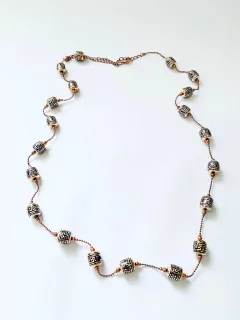 COLAR FIO DE BOLINHA DOURADO COM PRETO