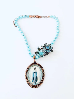 COLAR PEROLA AZUL CLARO NOSSA SENHORA DE LOURDES - comprar online
