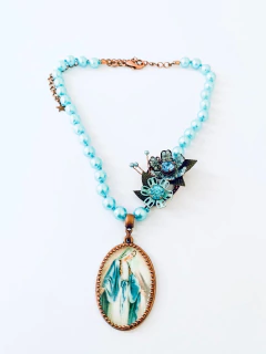 COLAR PEROLA AZUL CLARO NOSSA SENHORA DAS GRAÇAS - comprar online