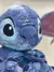 Pelúcia Stitch Grande Big Feet - Lilo e Stitch (45cm) - Quarto Geek Store - Loja de Presentes Criativos, Nerd, Geek e Cultura Pop