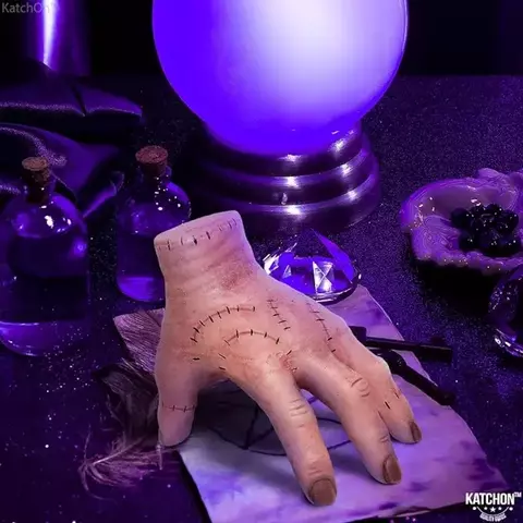 Mãozinha Wandinha Addams