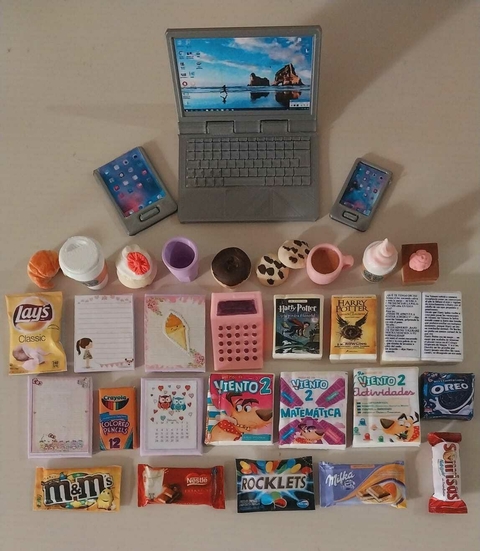 Set escolar miniatura + notebook y tablet