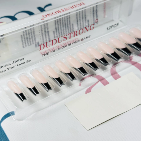 UÑAS POSTIZAS DUDUSTRONG FRANCESITA COFFIN - NEUTRAL / NEGRA