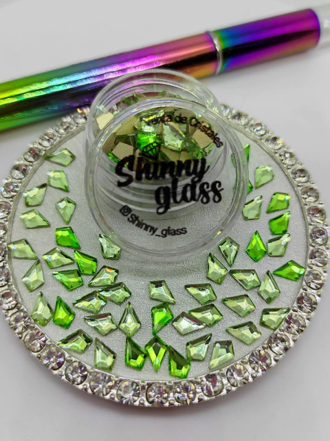 CRISTALES - FLECHA PERIDOT - 4X6MM - SHINNY GLASS. - comprar online