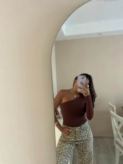 Body Larissa na internet