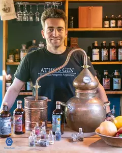 Degustacion de Gin Athos Microdestileria Alejandro Philbert Hotel Lancaster NH Collection