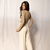 Cropped Grumari- Bege - comprar online