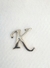 Letra Miniatura em Metal Prata Luxo - 2 cm - Atacadão do Artesanato