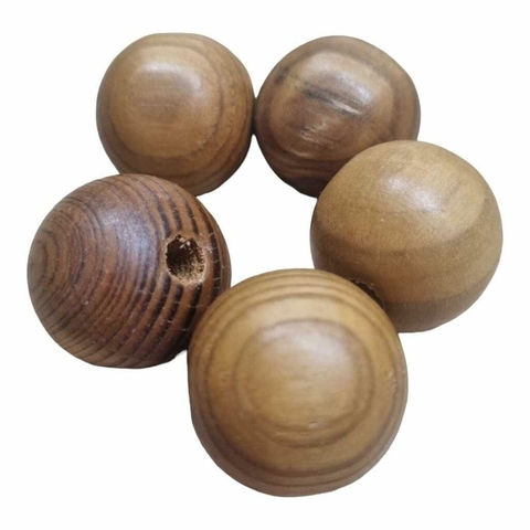 2 Bolas Ou Contas De Madeira Crua 30mm Com Furo Passante
