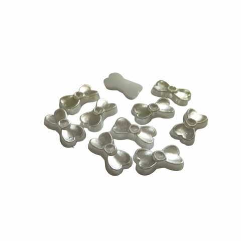 50 Mini Apliques Lacinho De Acrílico Decorativo Branco - 1cm