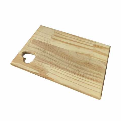 Tábua Gourmet De Madeira Pinus Com Coração Vazado - 30x21 cm.
