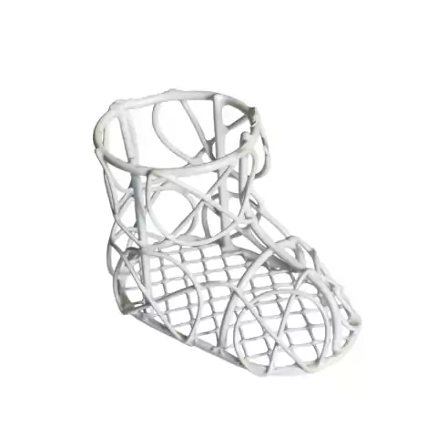 Mini Botinha Aramada Branca Para Lembrancinhas E Decoração - 4,5x6cm.