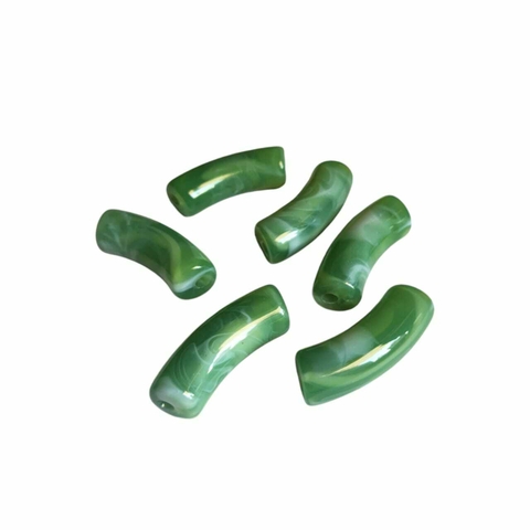 8 Contas De Pedrarias Verde Mesclada Com Furo Passante - 30x10mm.