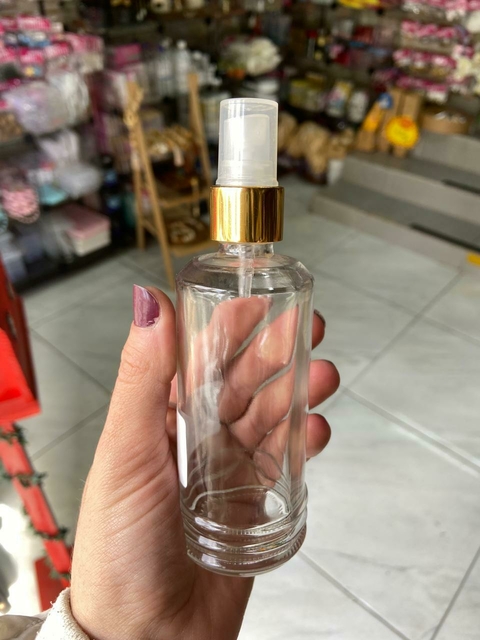 Frasco De Vidro Transparente 120ml - Com Válvula Spray Cromada Dourada Com Branco