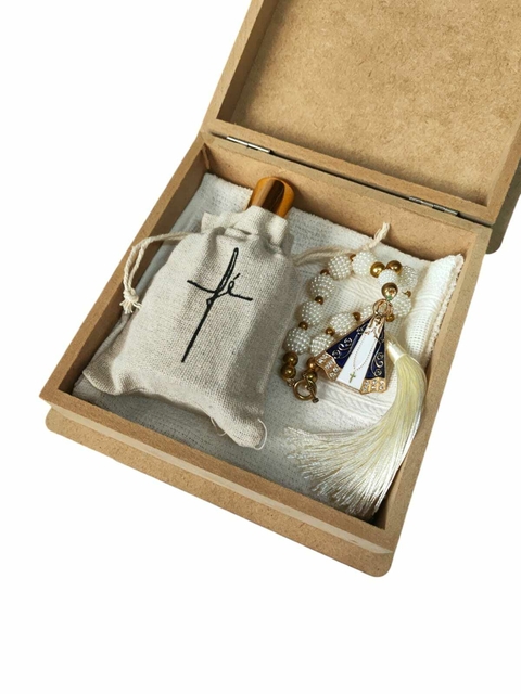 Caixa De MDF 16x16x05cm. Com Frasco, Saquinho, Toalhinha E Enfeite Nossa Senhora Para Lembranças E Presentes