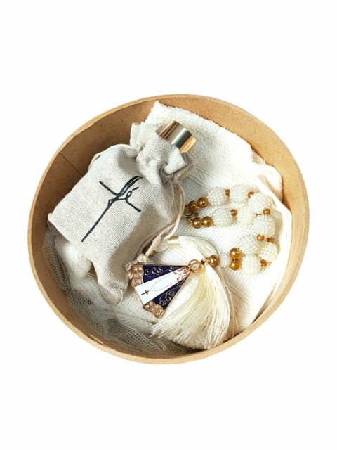 Caixa Redonda De MDF 16x16x06cm. Com Frasco, Saquinho, Toalhinha E Enfeite Nossa Senhora Para Lembranças E Presentes