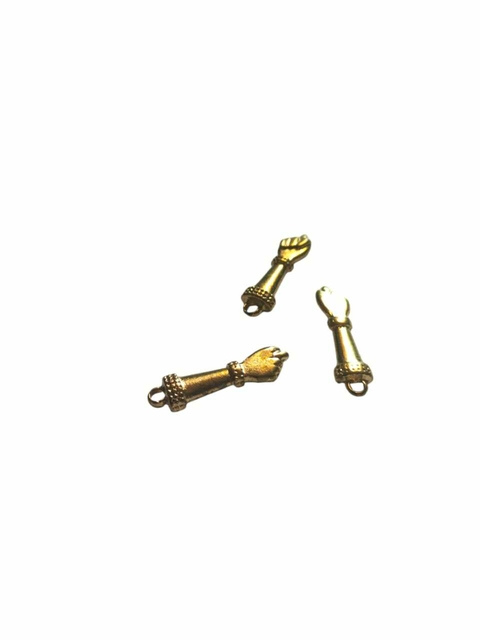 Pingente De Metal Dourado Modelo Figa Da Sorte