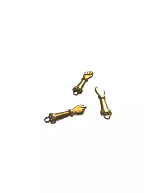 Pingente De Metal Dourado Modelo Figa Da Sorte