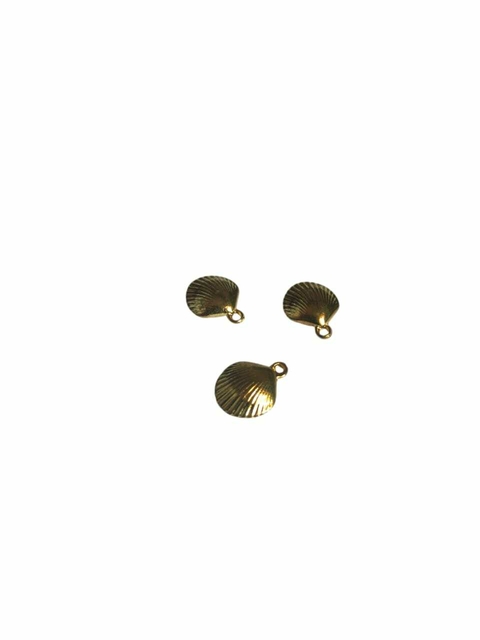 Pingente De Metal Dourado Modelo Concha Do Mar