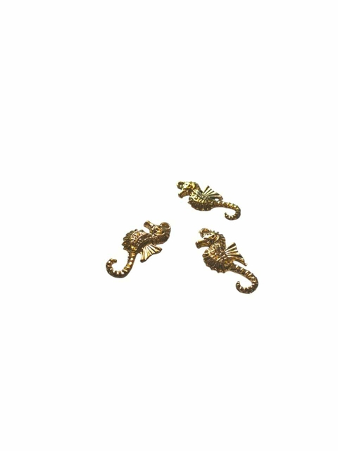 Pingente De Metal Dourado Modelo Cavalo Marinho