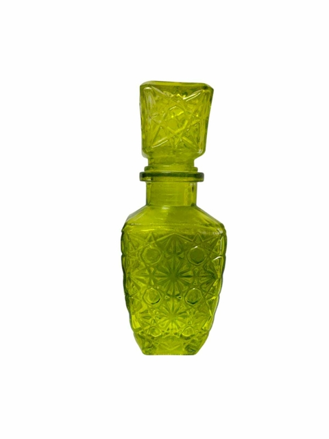 Garrafa Licoreira De Vidro Trabalhada Quadrada Verde 18x6cm - Licor Whisky Bebidas
