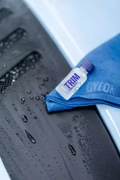 Gyeon Trim Q2 Sellador De Plasticos Repelencia Protección - WaxPower