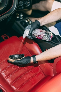 Gyeon Leather Cleaner Strong Fuerte Limpiador de Cuero Elimina Manchas - comprar online
