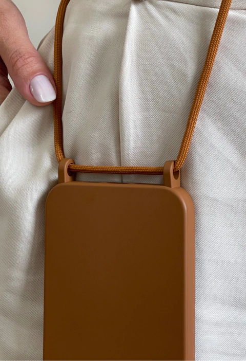 Capinha iPhone 13 de Cordão - Marrom STRAP CASE - comprar online