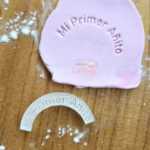 MINI FRASE MI PRIMER AÑITO CURVO