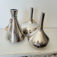 Imagen de Floreros de Aluminio 3 Formas Diferentes